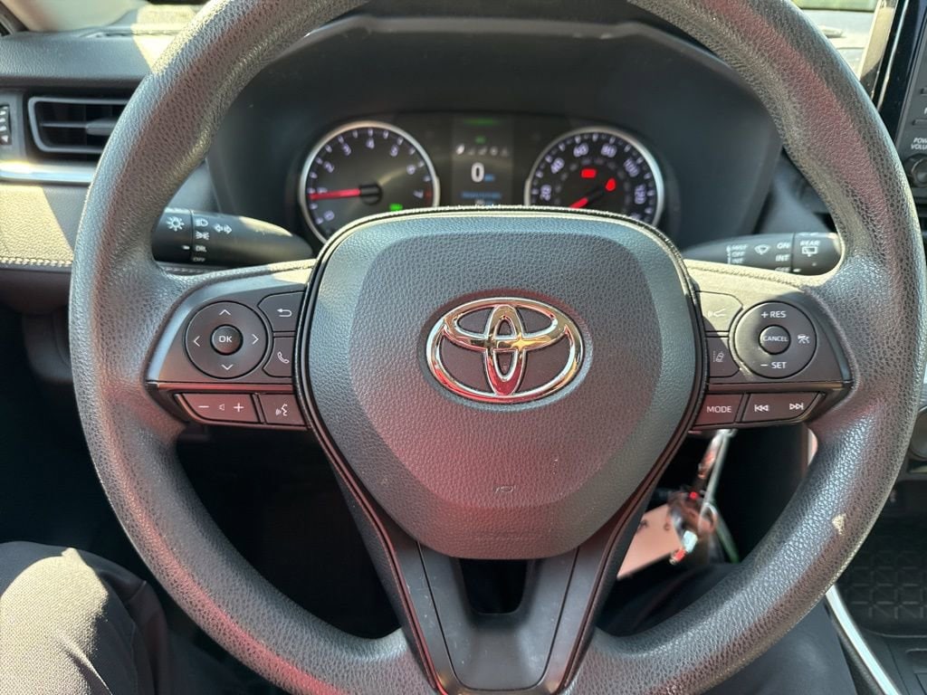 Thumbnail: 2019 Toyota RAV4 - 23