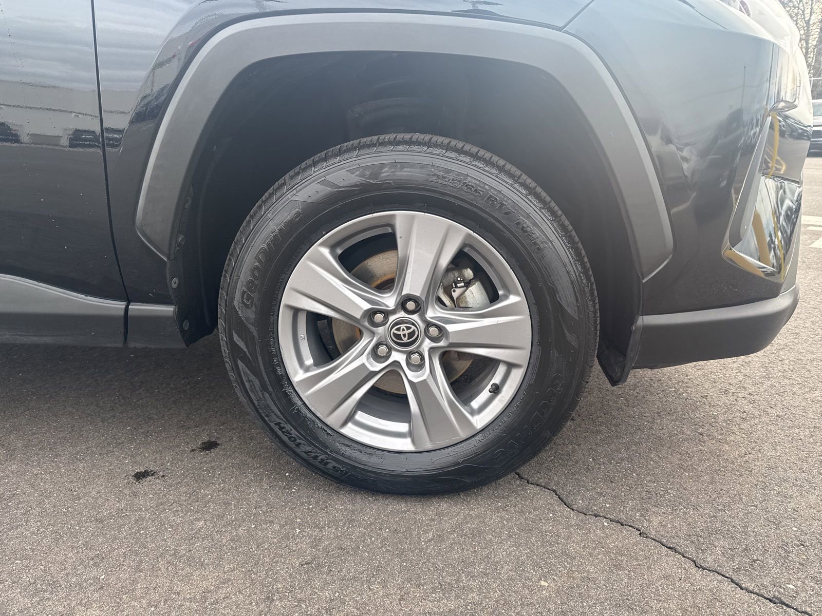 Thumbnail: 2022 Toyota RAV4 - 16