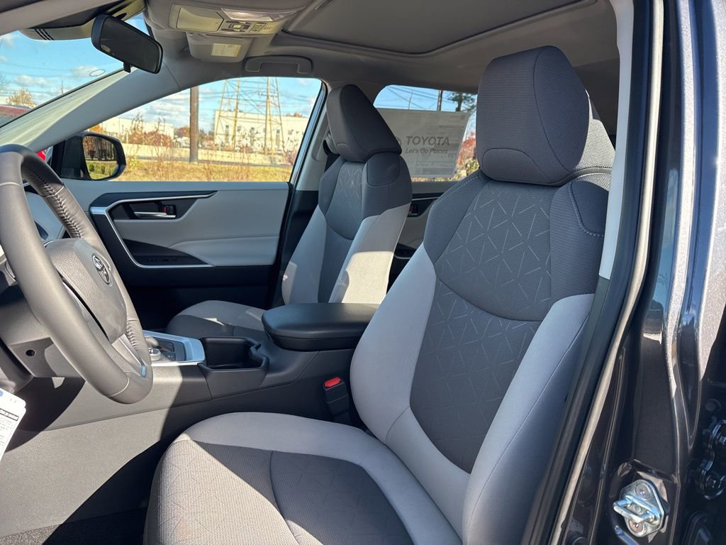 Thumbnail: 2025 Toyota RAV4 - 11