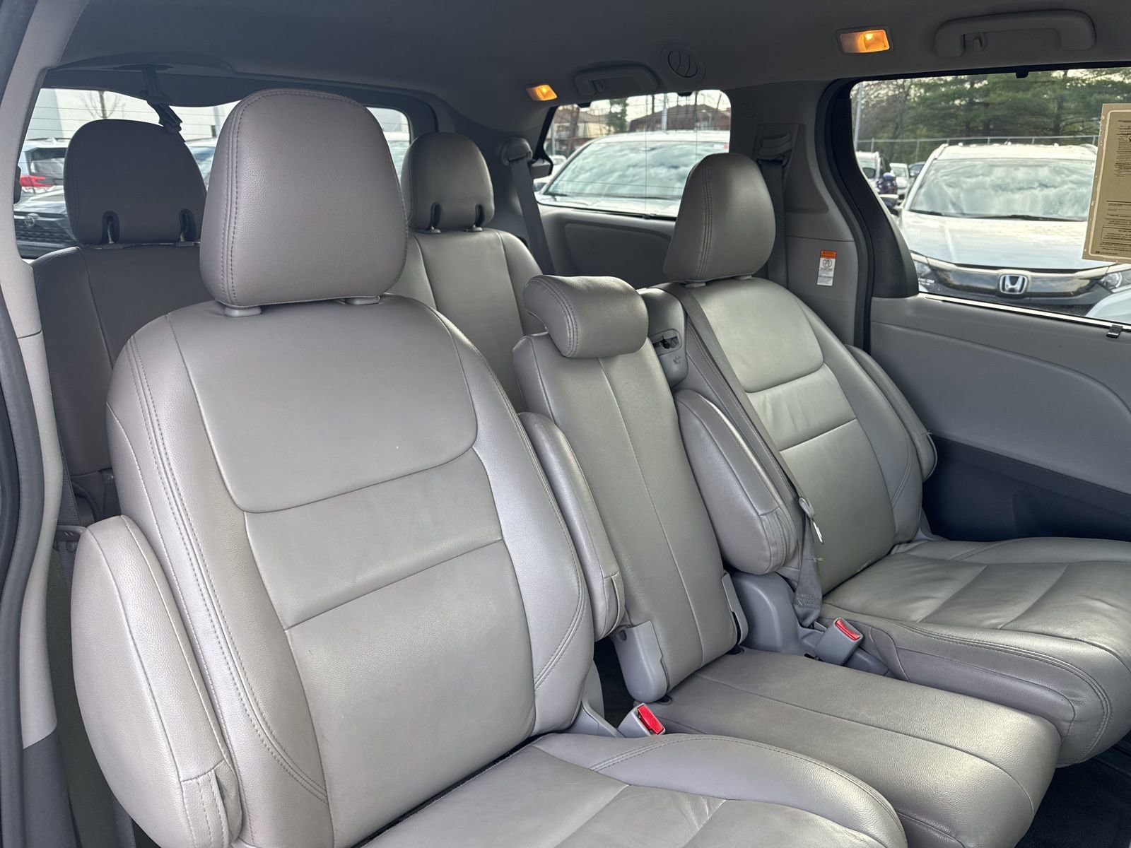 Thumbnail: 2018 Toyota Sienna - 24