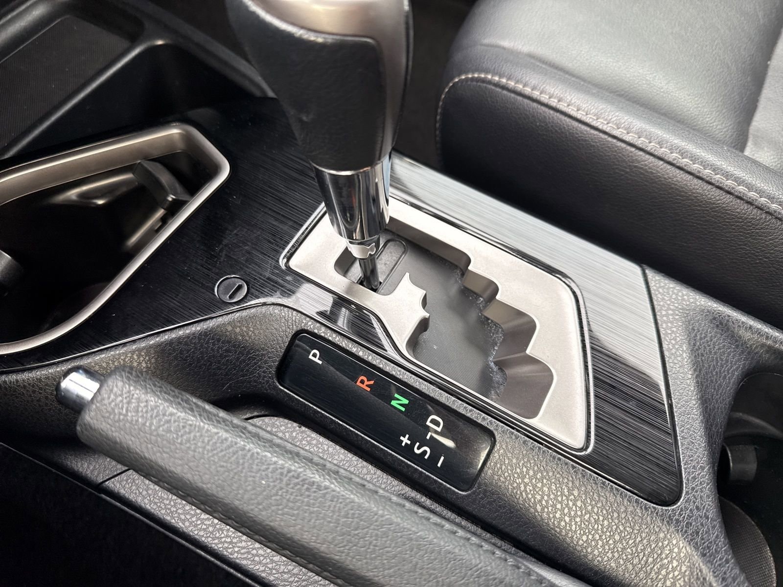 Thumbnail: 2018 Toyota RAV4 - 30