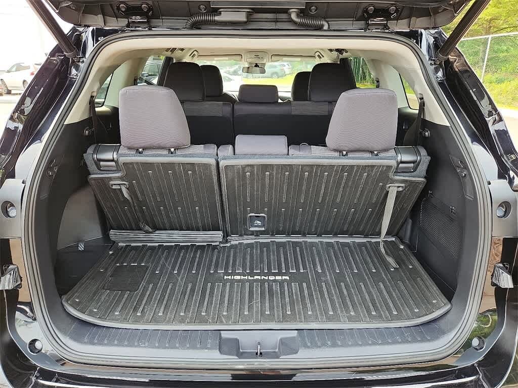 2022 Toyota Highlander LE 34