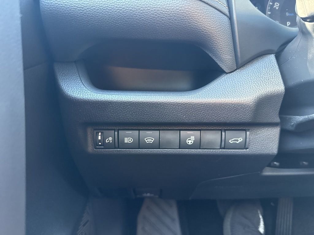 Thumbnail: 2025 Toyota RAV4 - 24