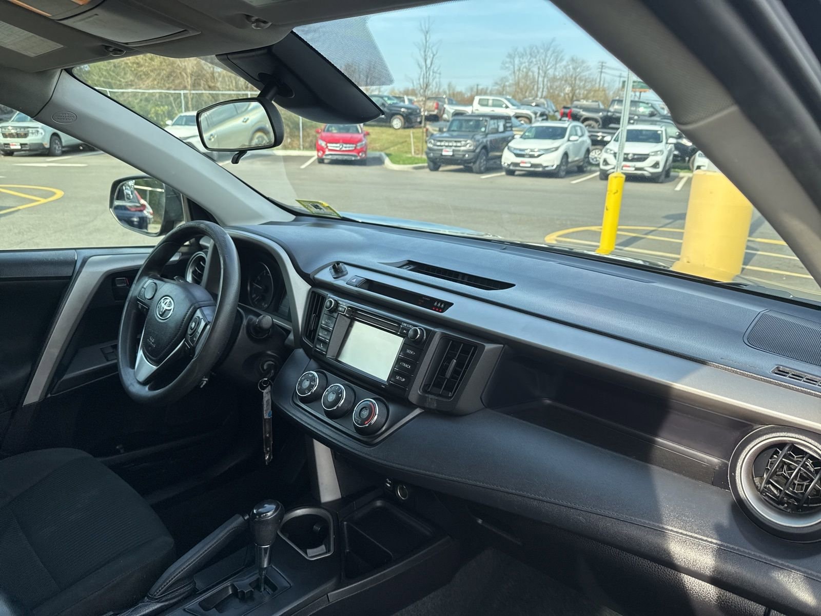 Thumbnail: 2017 Toyota RAV4 - 20