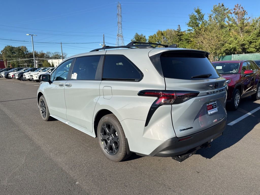 2025 Toyota Sienna Woodland Edition photo 3