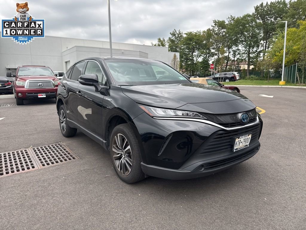 2021 Toyota Venza LE photo 2