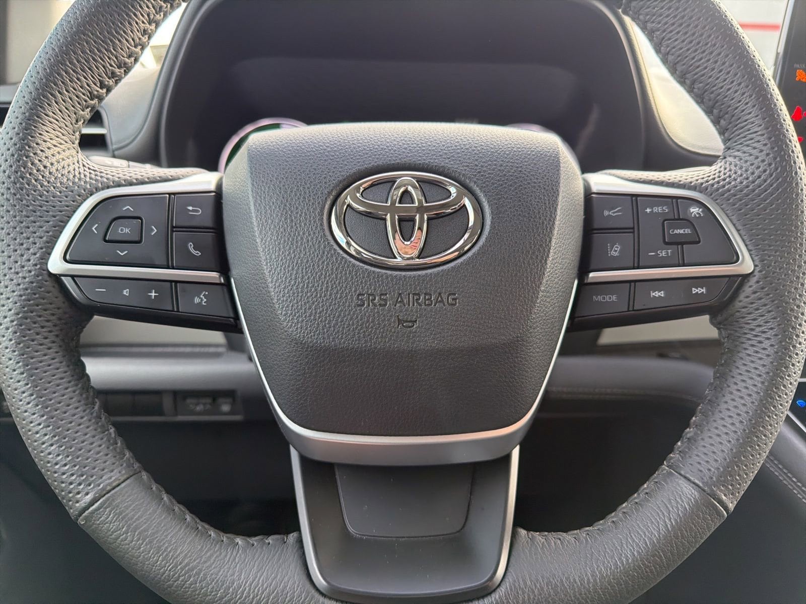 Thumbnail: 2024 Toyota Sienna - 26