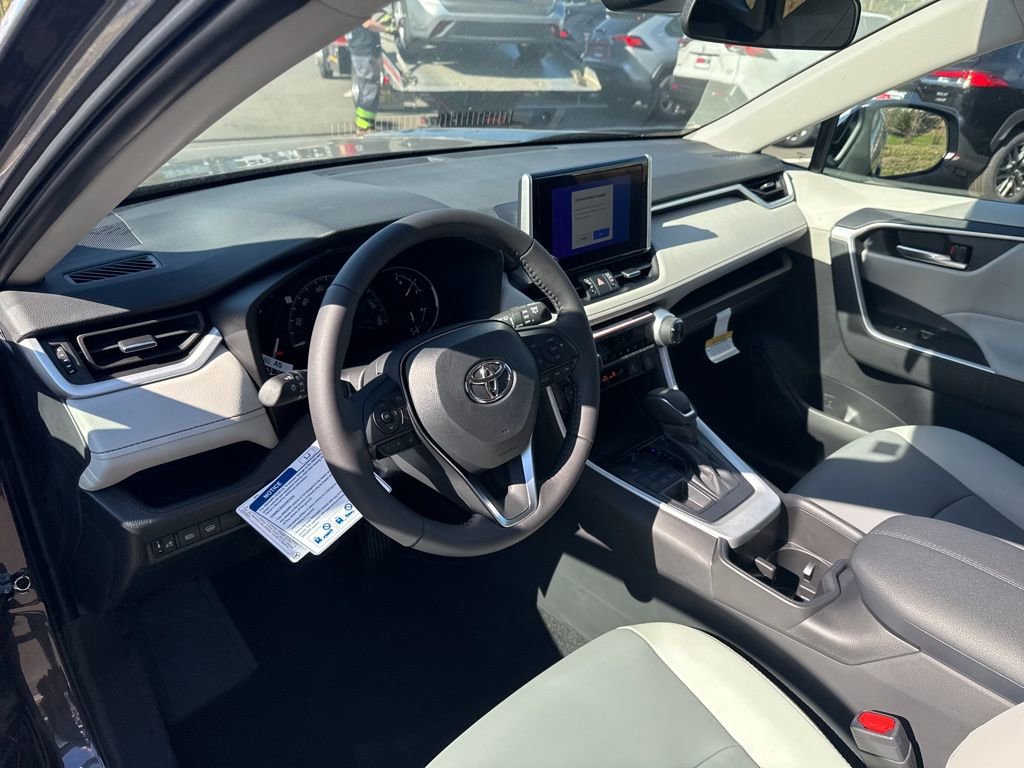 Thumbnail: 2025 Toyota RAV4 - 10