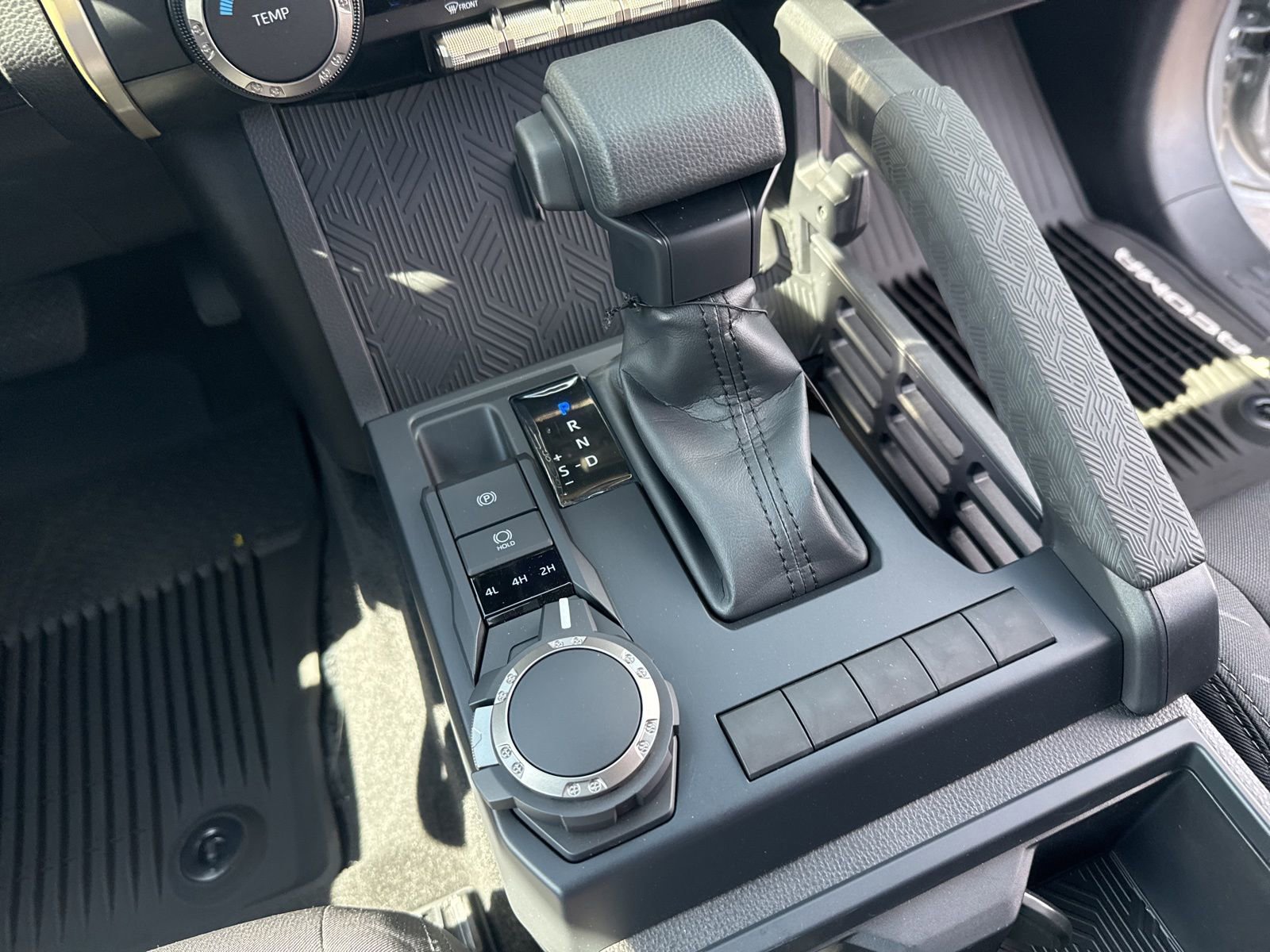 2026 Toyota Tacoma SR - Photo 21