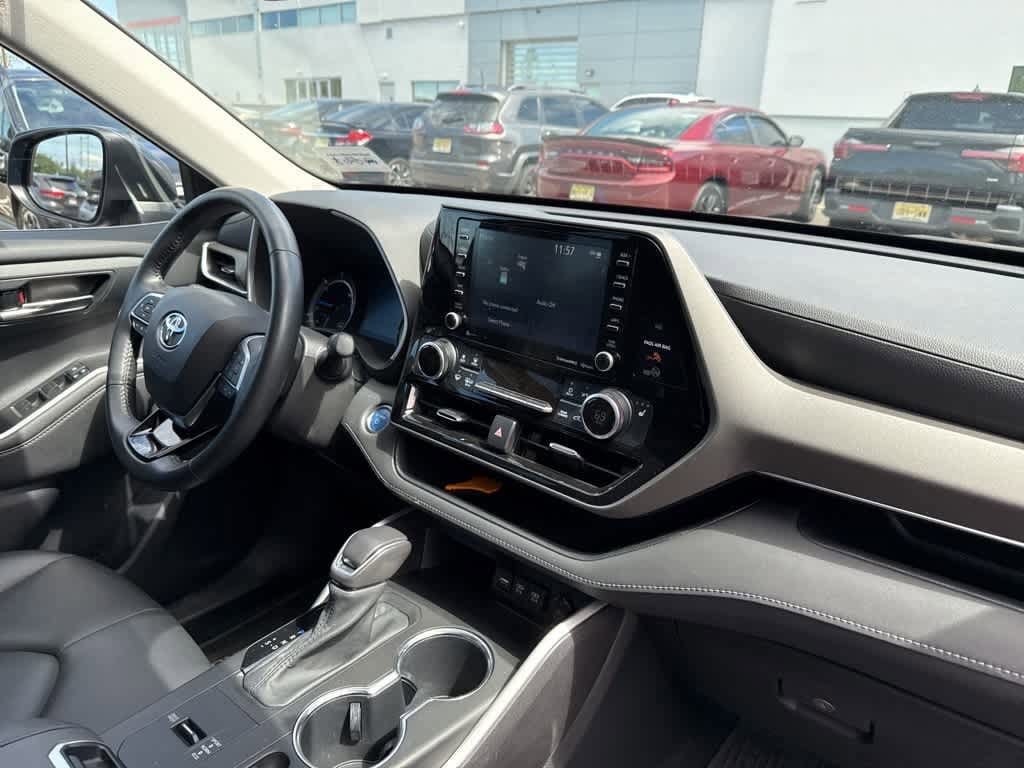 Thumbnail: 2020 Toyota Highlander - 20
