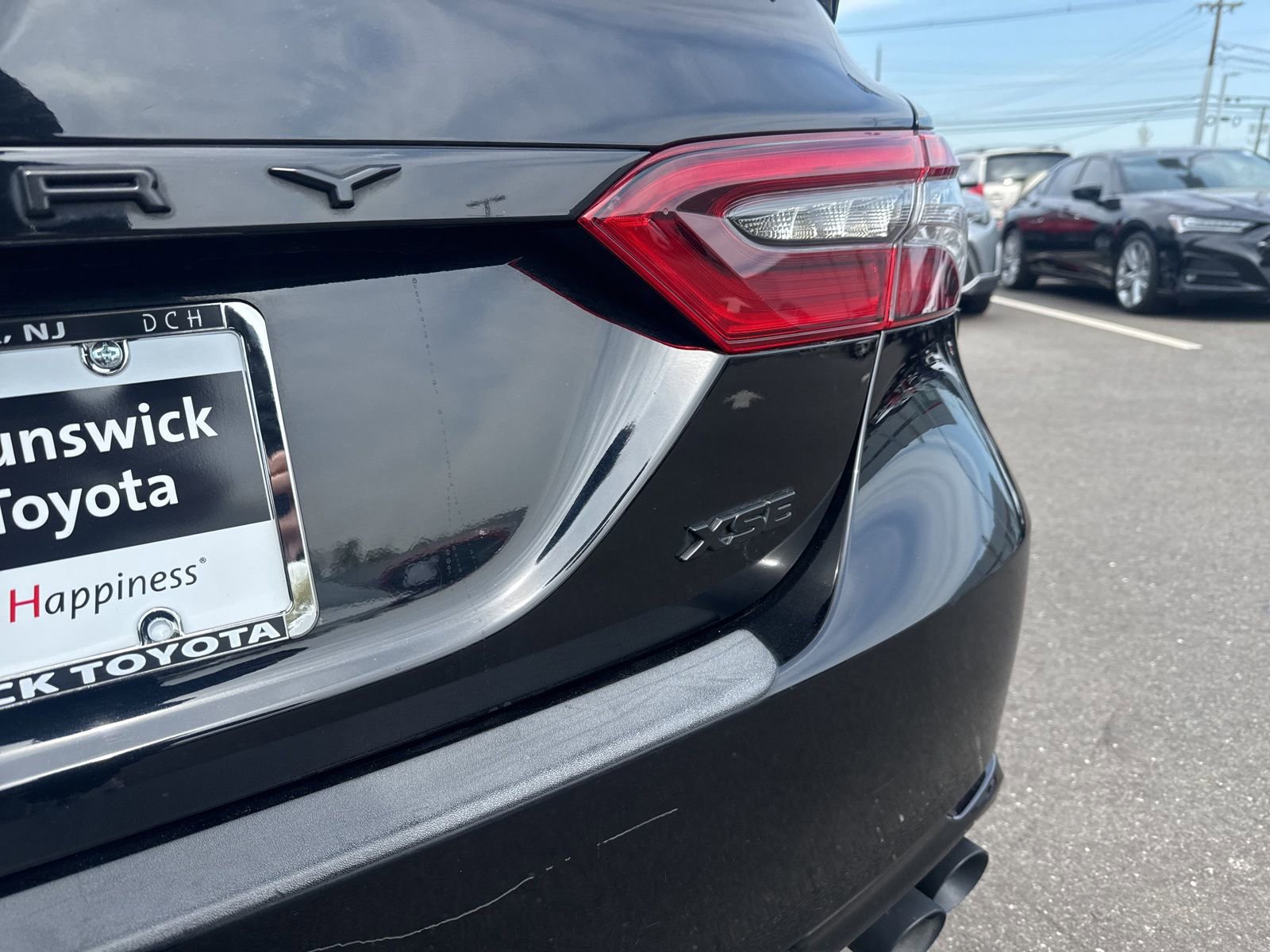 Thumbnail: 2022 Toyota Camry - 14