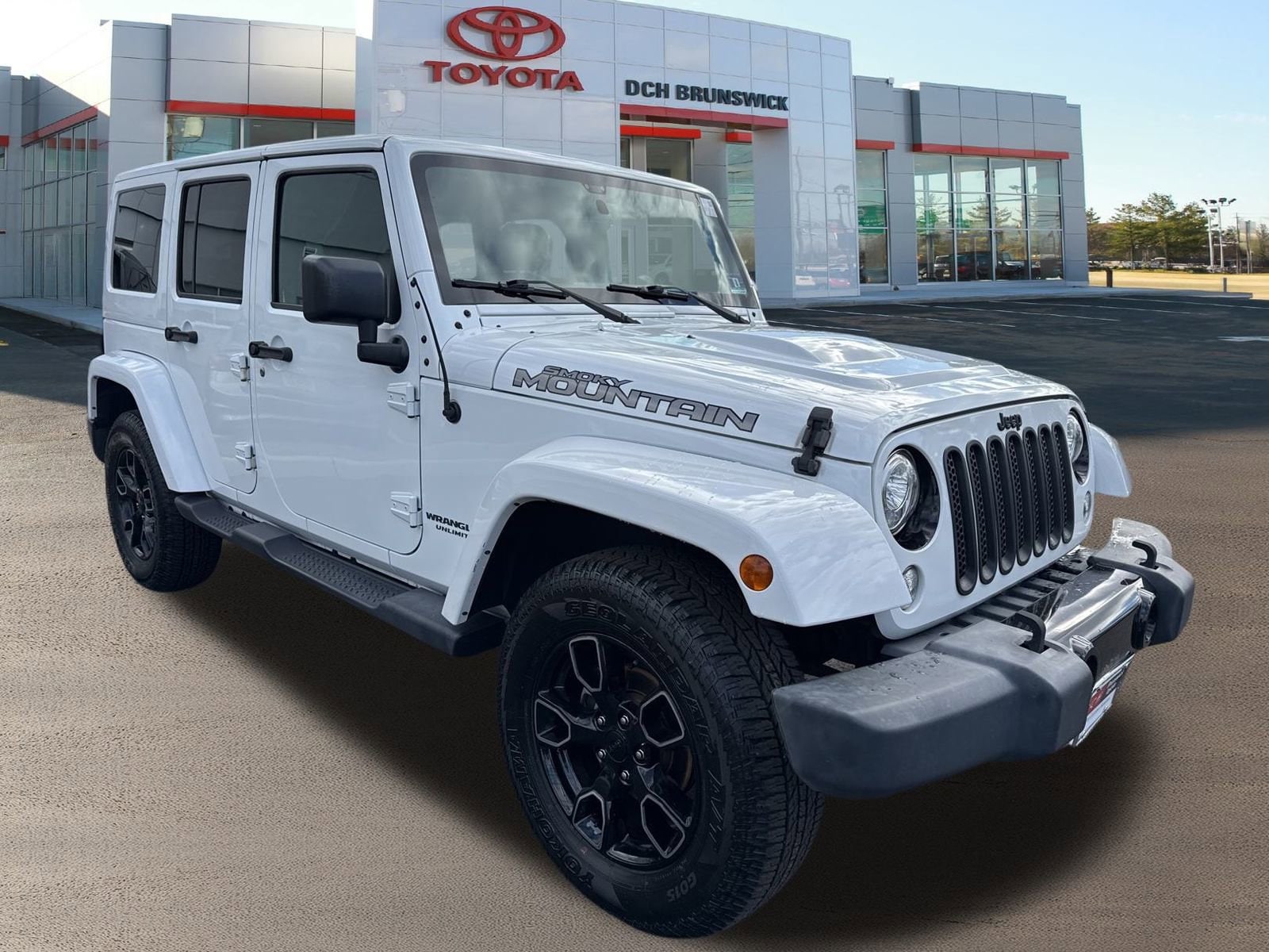 Thumbnail: 2017 Jeep Wrangler - 3