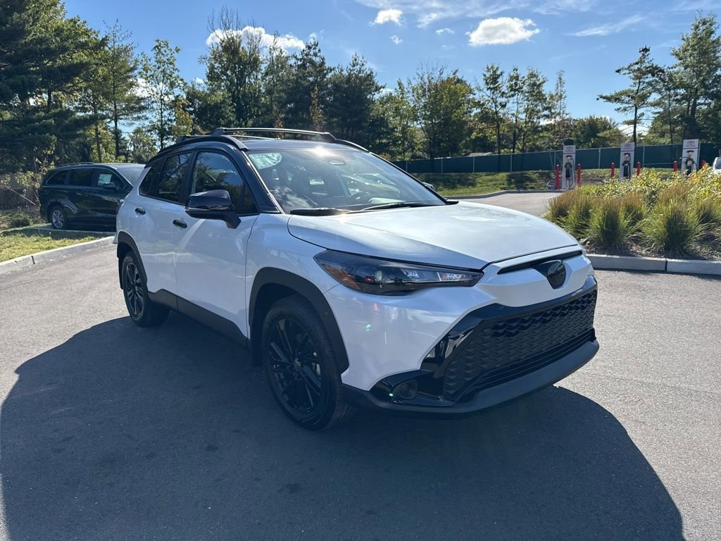 2025 Toyota Corolla Hybrid photo 2