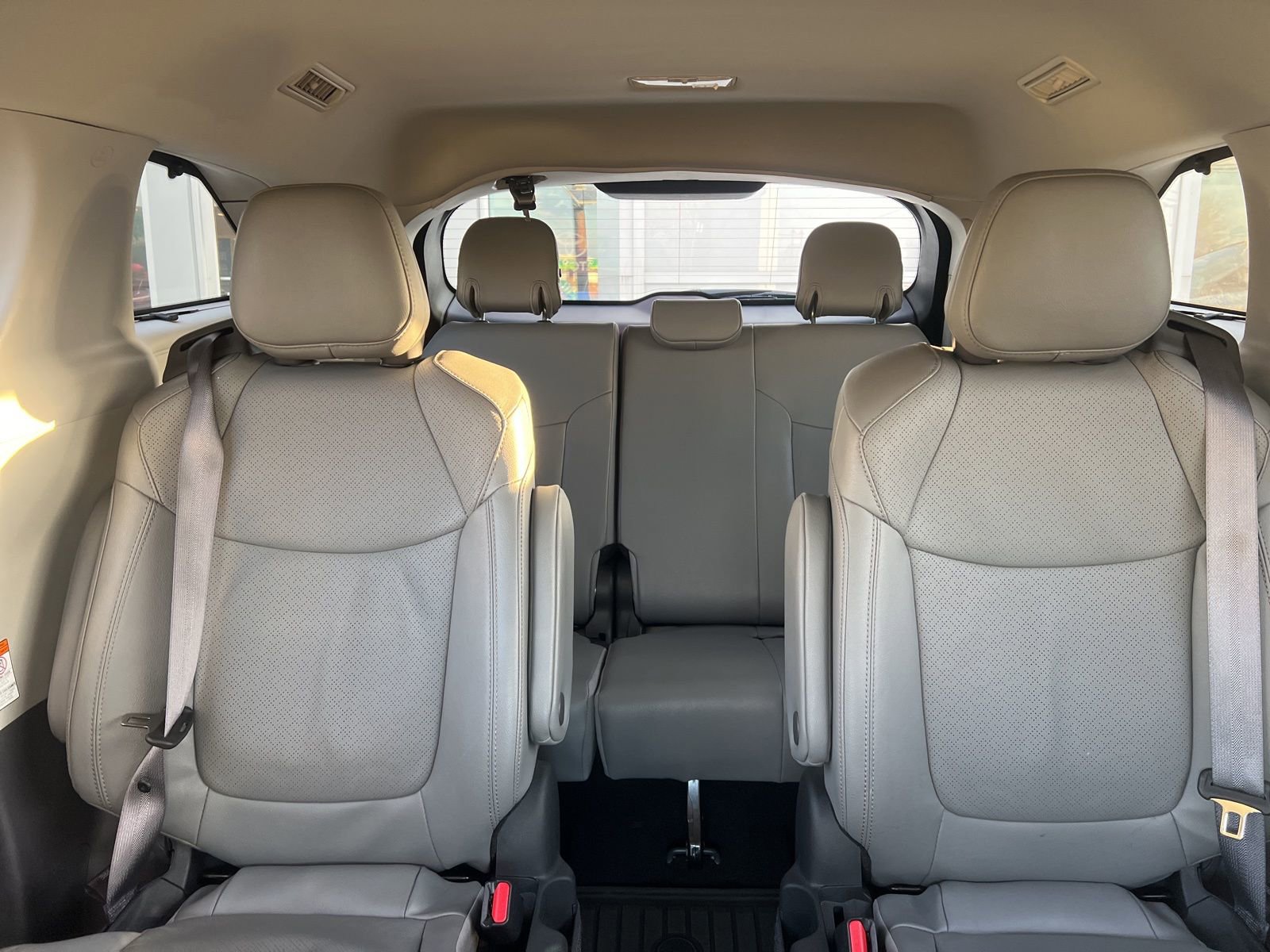 Thumbnail: 2023 Toyota Sienna - 18