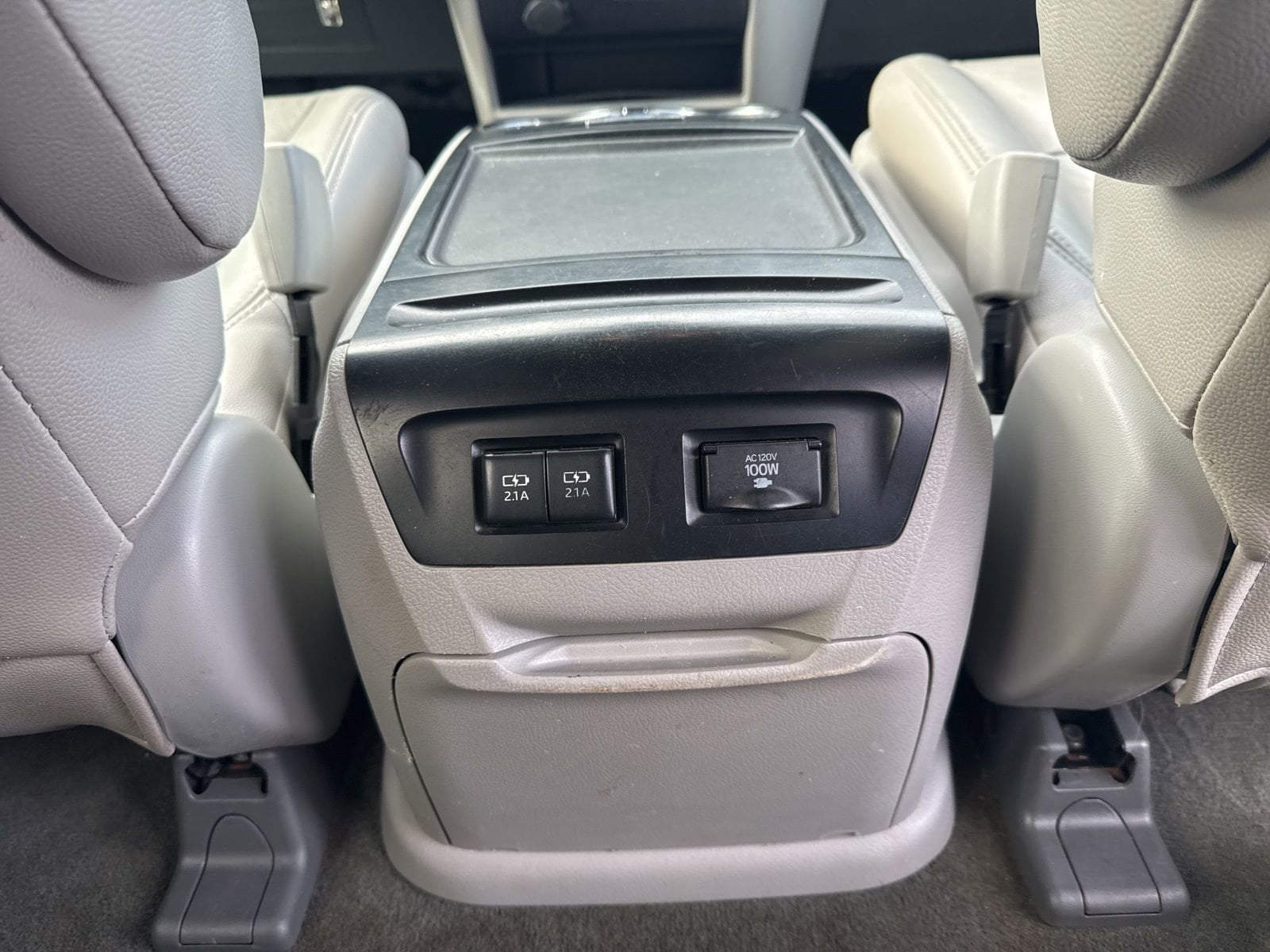 Thumbnail: 2018 Toyota Sienna - 34