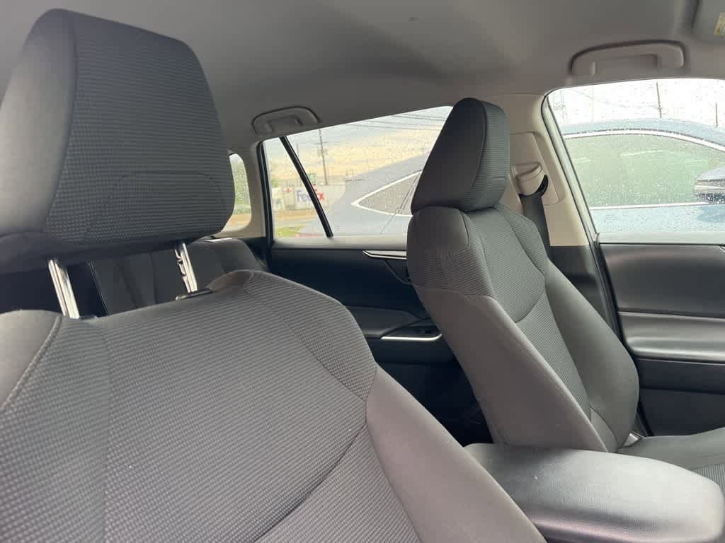 Thumbnail: 2021 Toyota RAV4 - 14