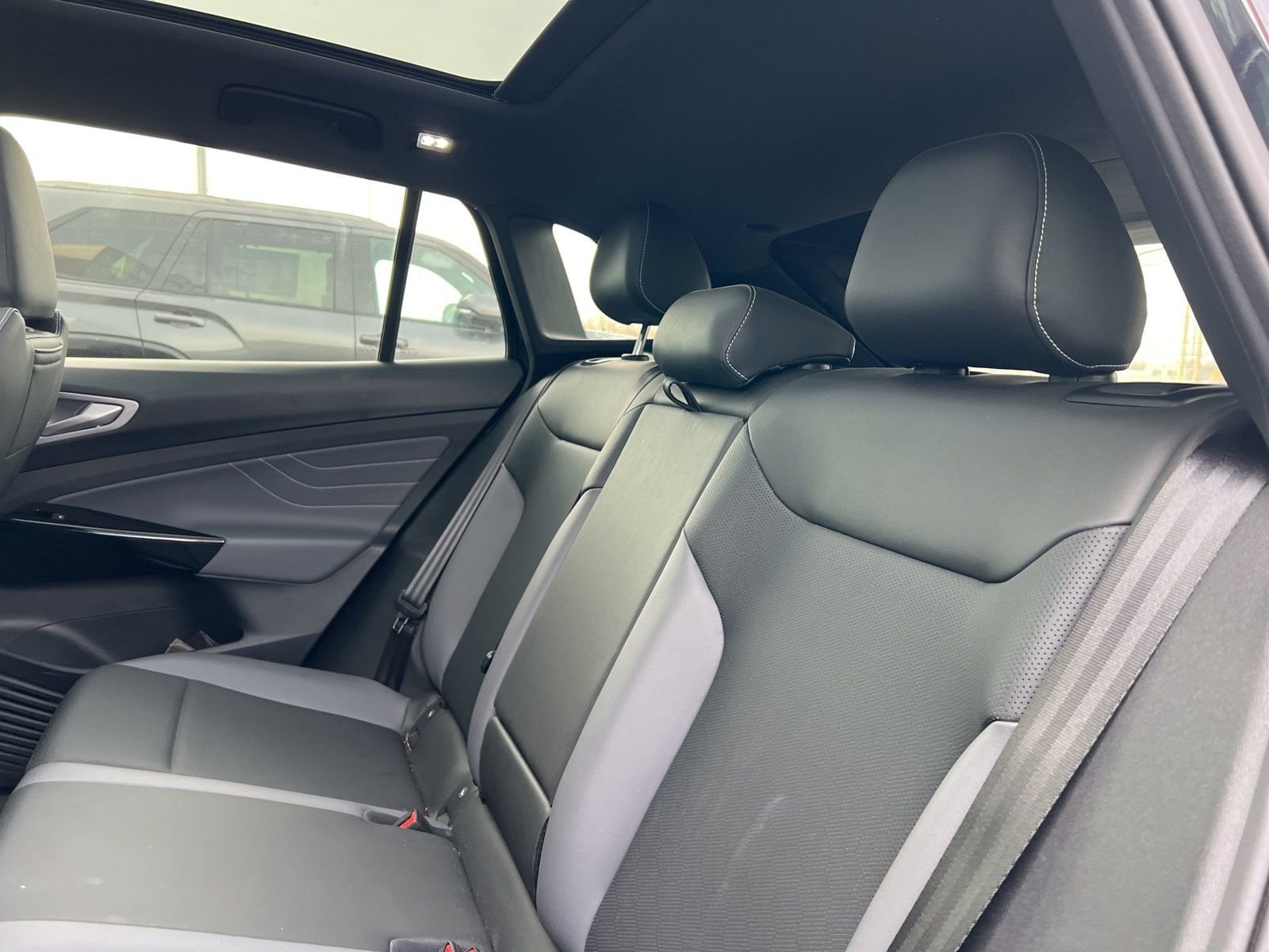 Thumbnail: 2023 Volkswagen ID.4 - 18