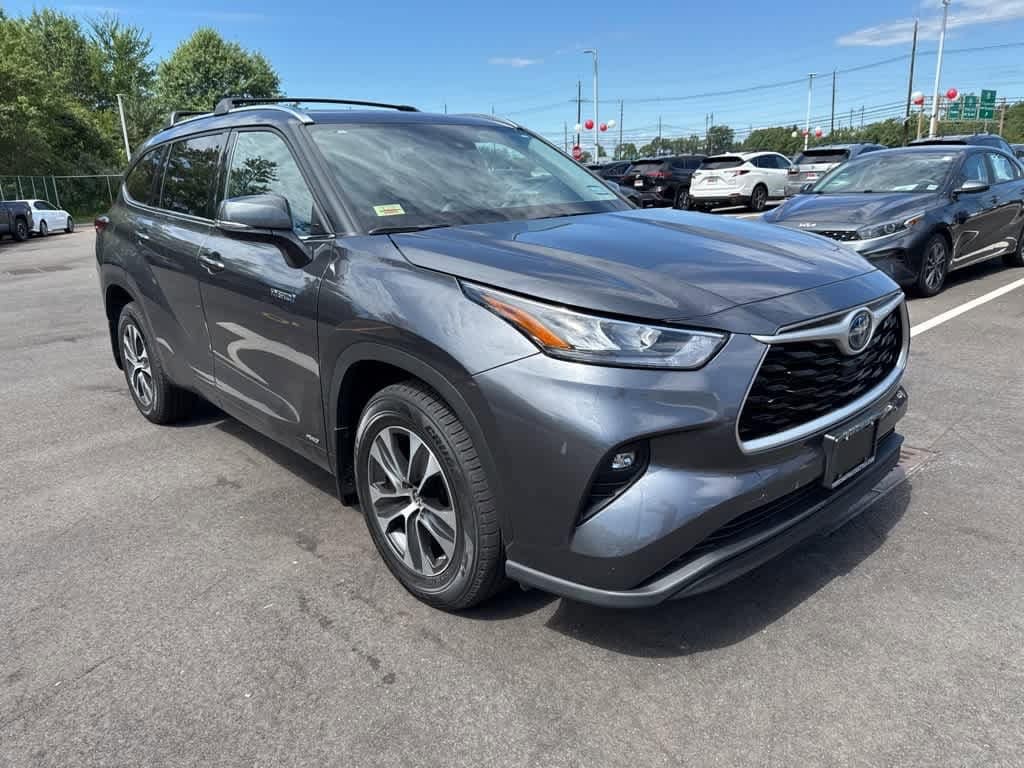 Thumbnail: 2020 Toyota Highlander - 2