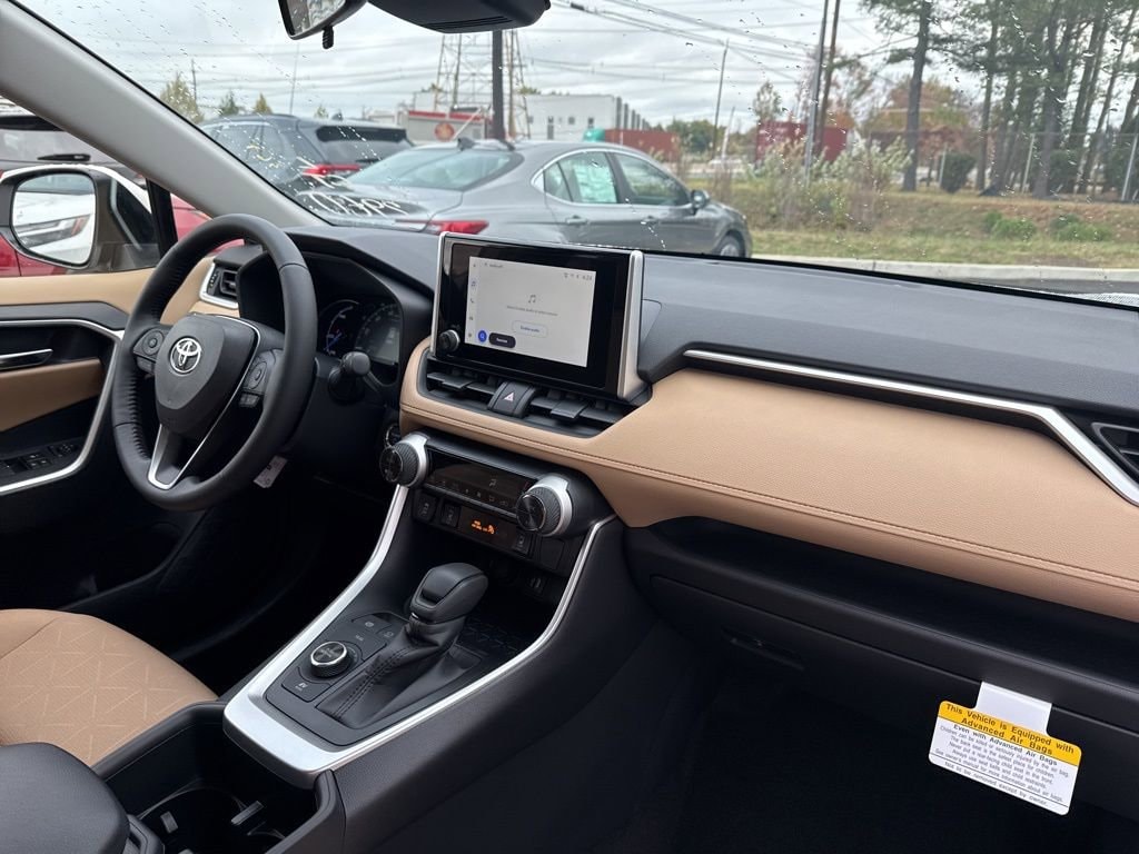 Thumbnail: 2025 Toyota RAV4 - 13