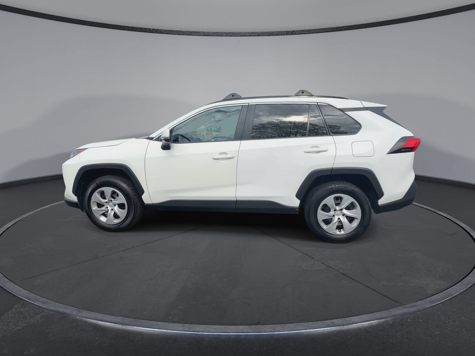 Thumbnail: 2019 Toyota RAV4 - 6