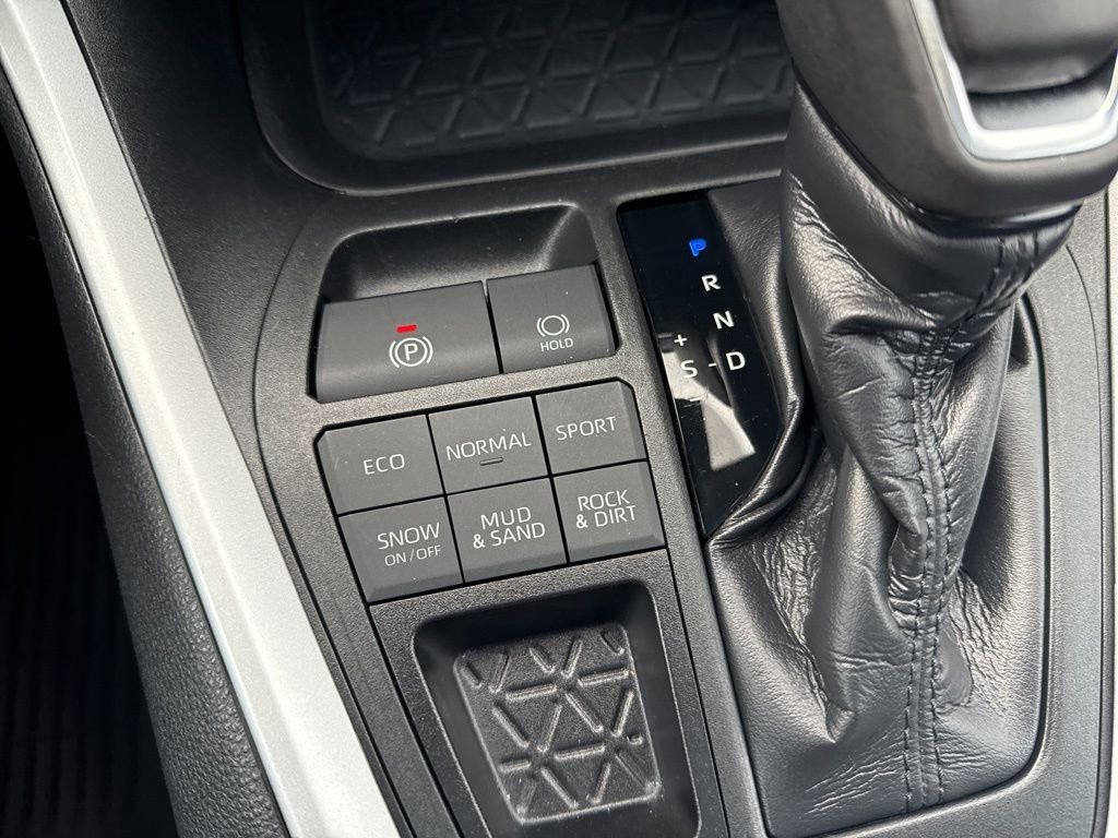 Thumbnail: 2020 Toyota RAV4 - 30