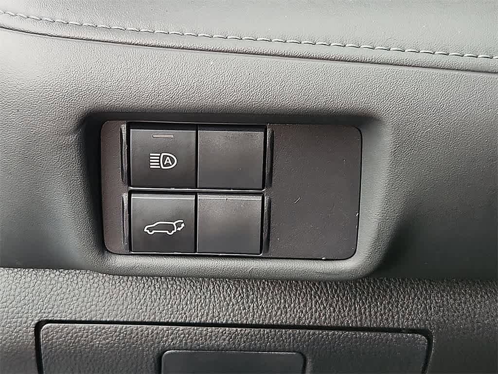 Thumbnail: 2021 Toyota Highlander - 28
