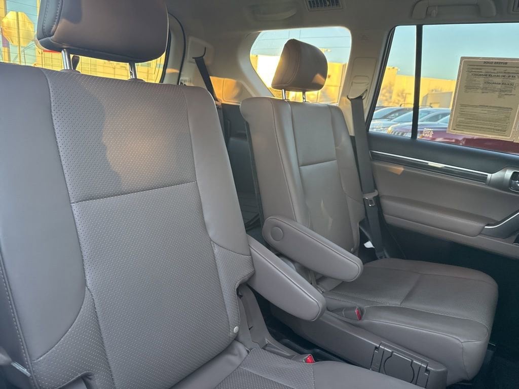 Thumbnail: 2022 Lexus GX - 22