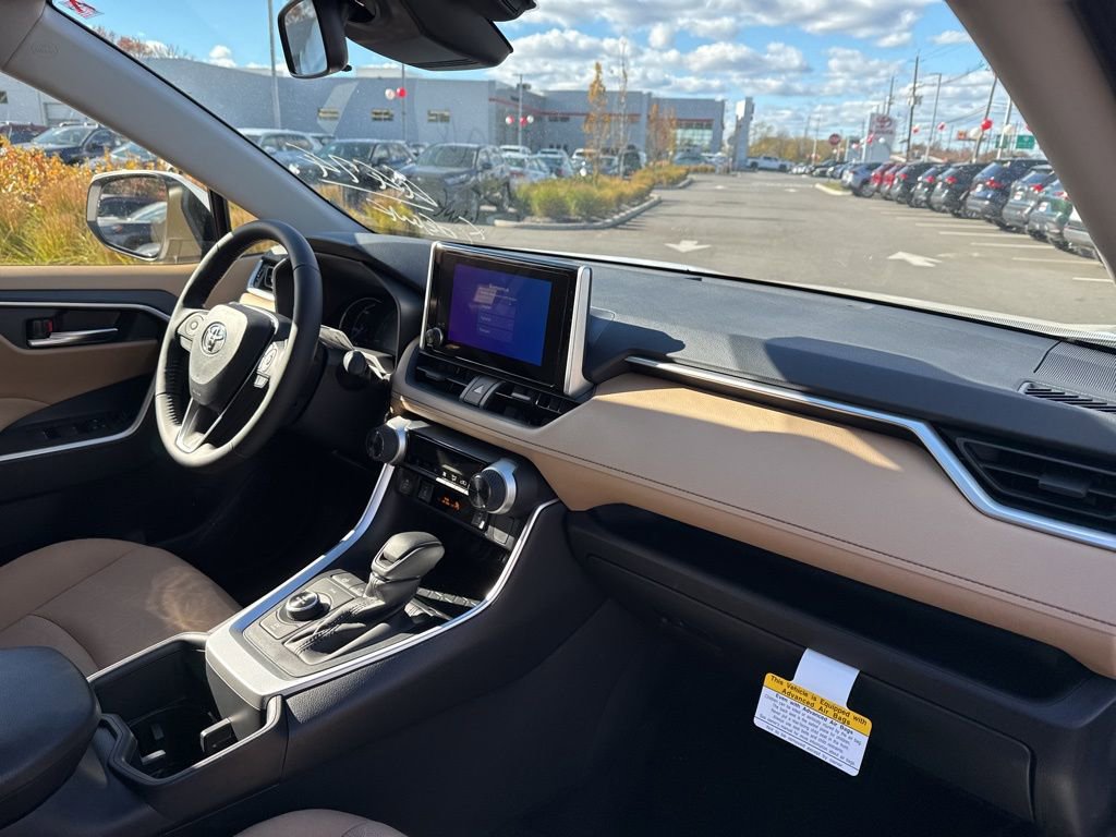 Thumbnail: 2025 Toyota RAV4 - 13