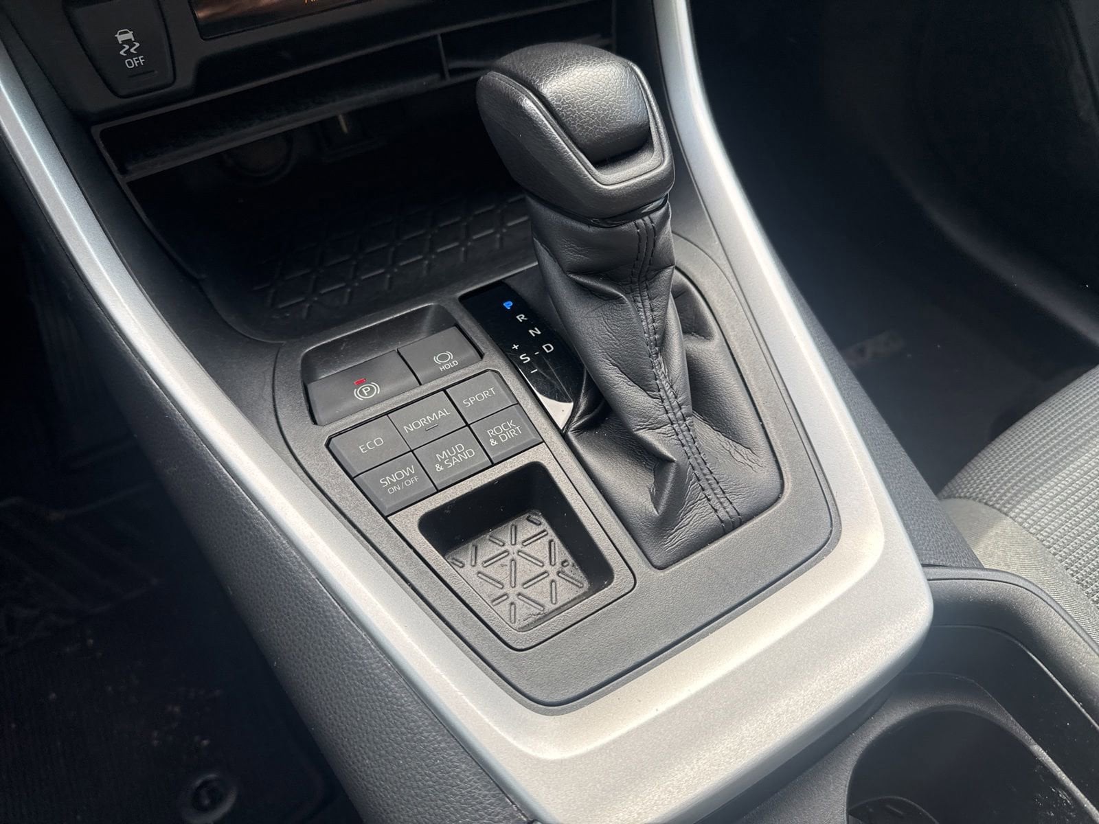 Thumbnail: 2020 Toyota RAV4 - 29