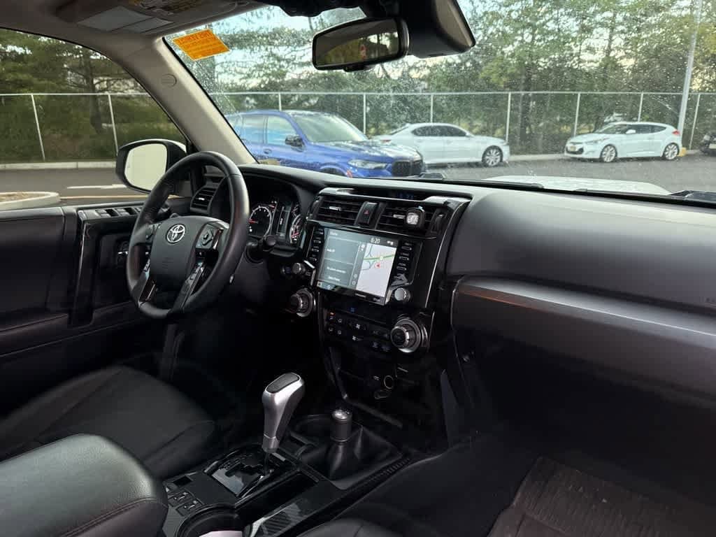 Thumbnail: 2022 Toyota 4Runner - 21