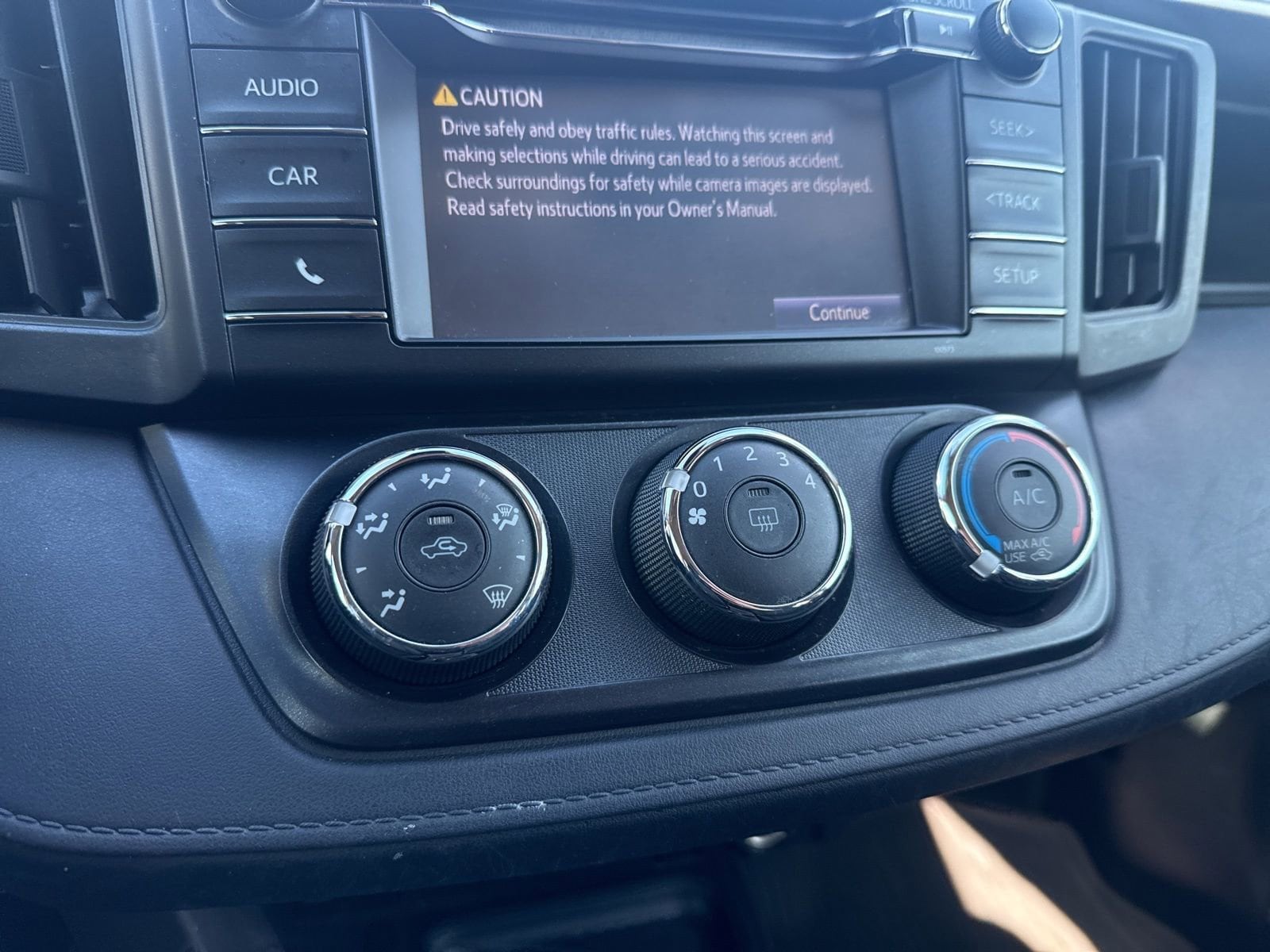 Thumbnail: 2018 Toyota RAV4 - 26