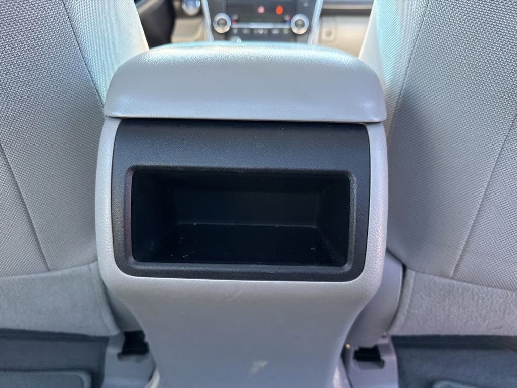 Thumbnail: 2016 Toyota Camry - 30