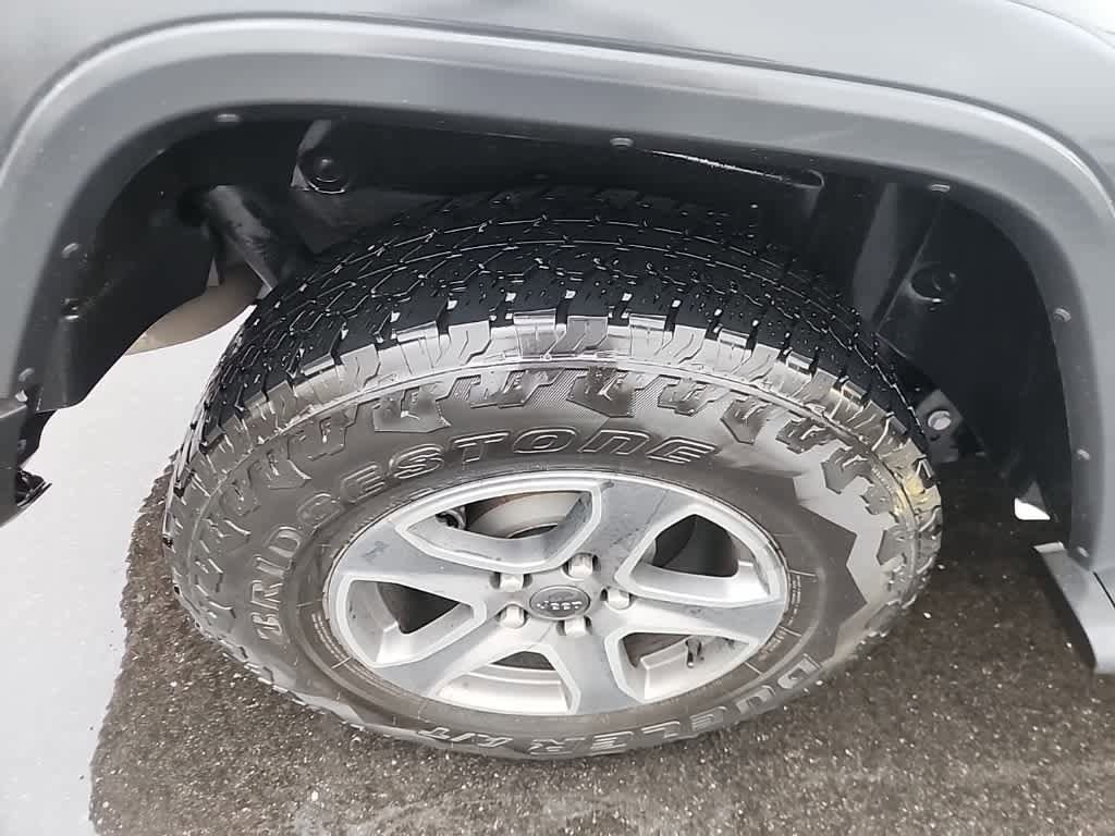 Thumbnail: 2019 Jeep Wrangler - 14