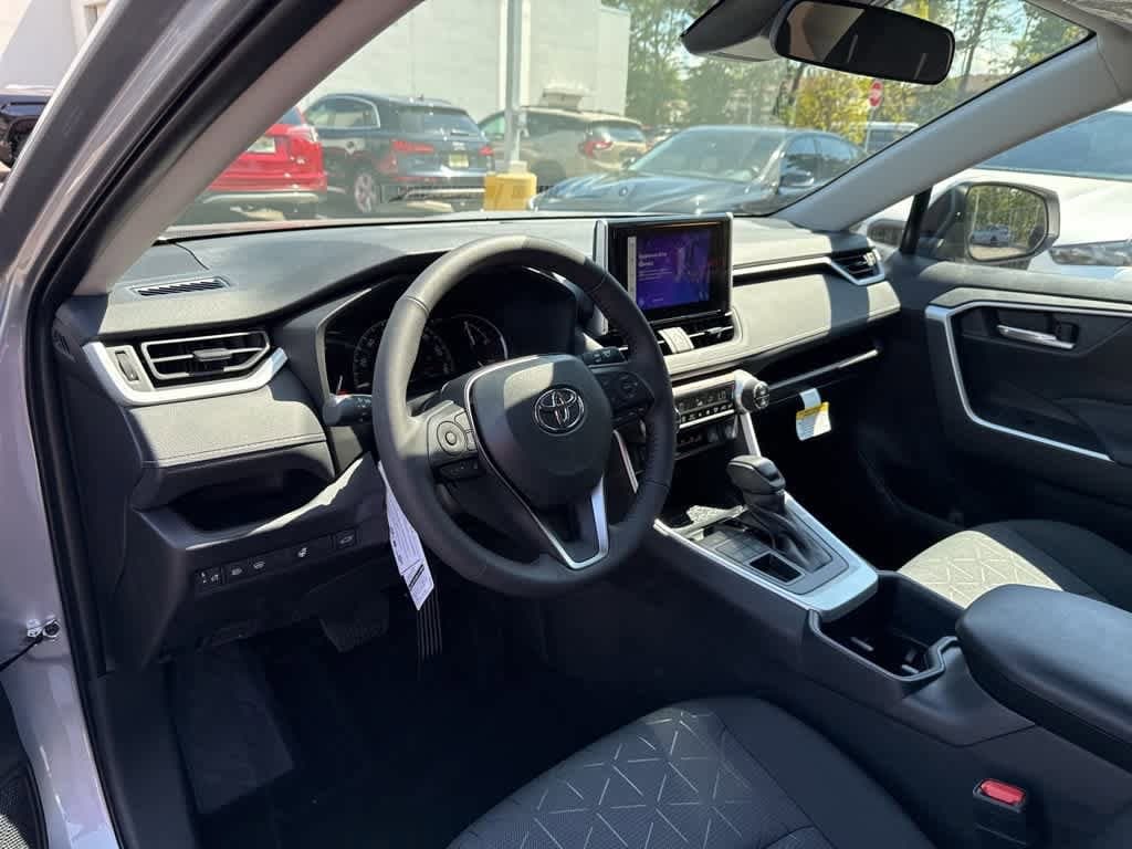 Thumbnail: 2025 Toyota RAV4 - 10
