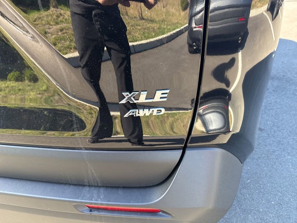 Thumbnail: 2025 Toyota RAV4 - 7