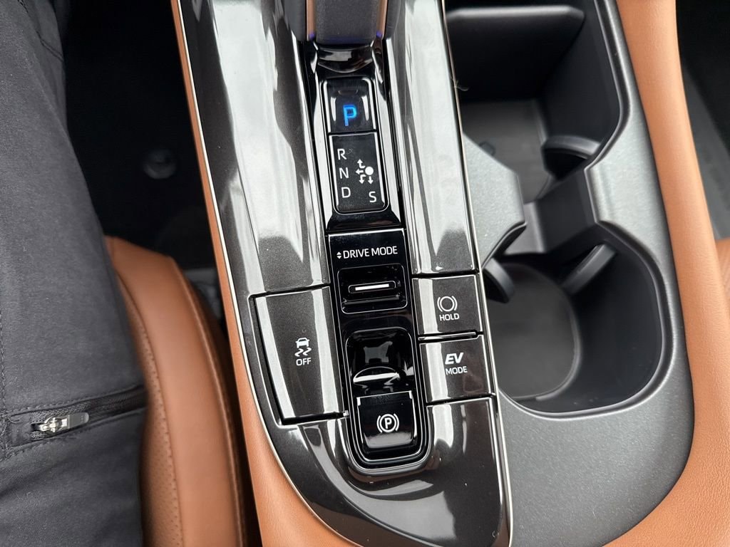 Thumbnail: 2025 Toyota Crown Signia - 24