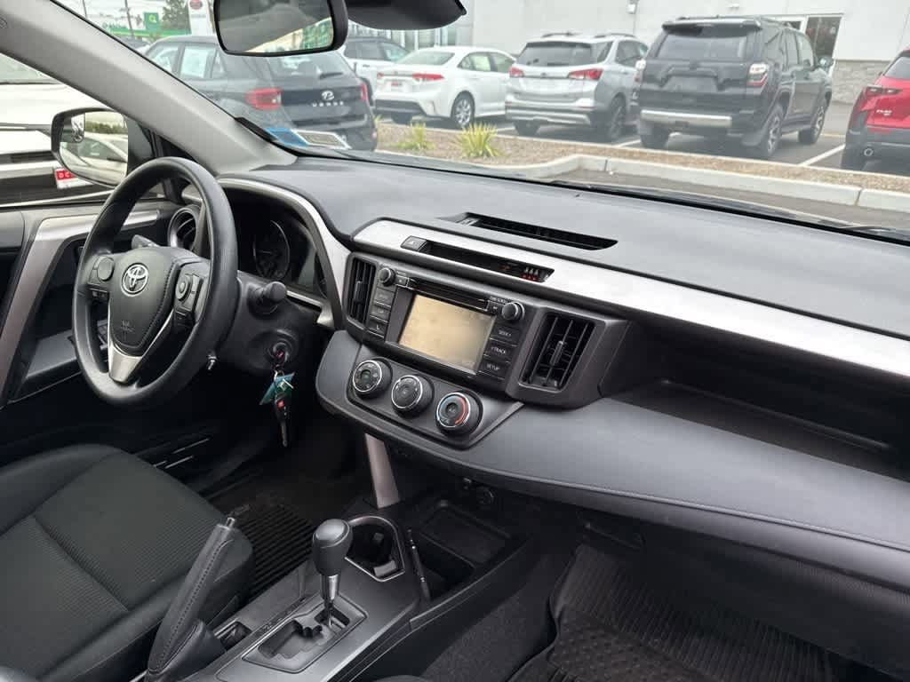 Thumbnail: 2018 Toyota RAV4 - 18