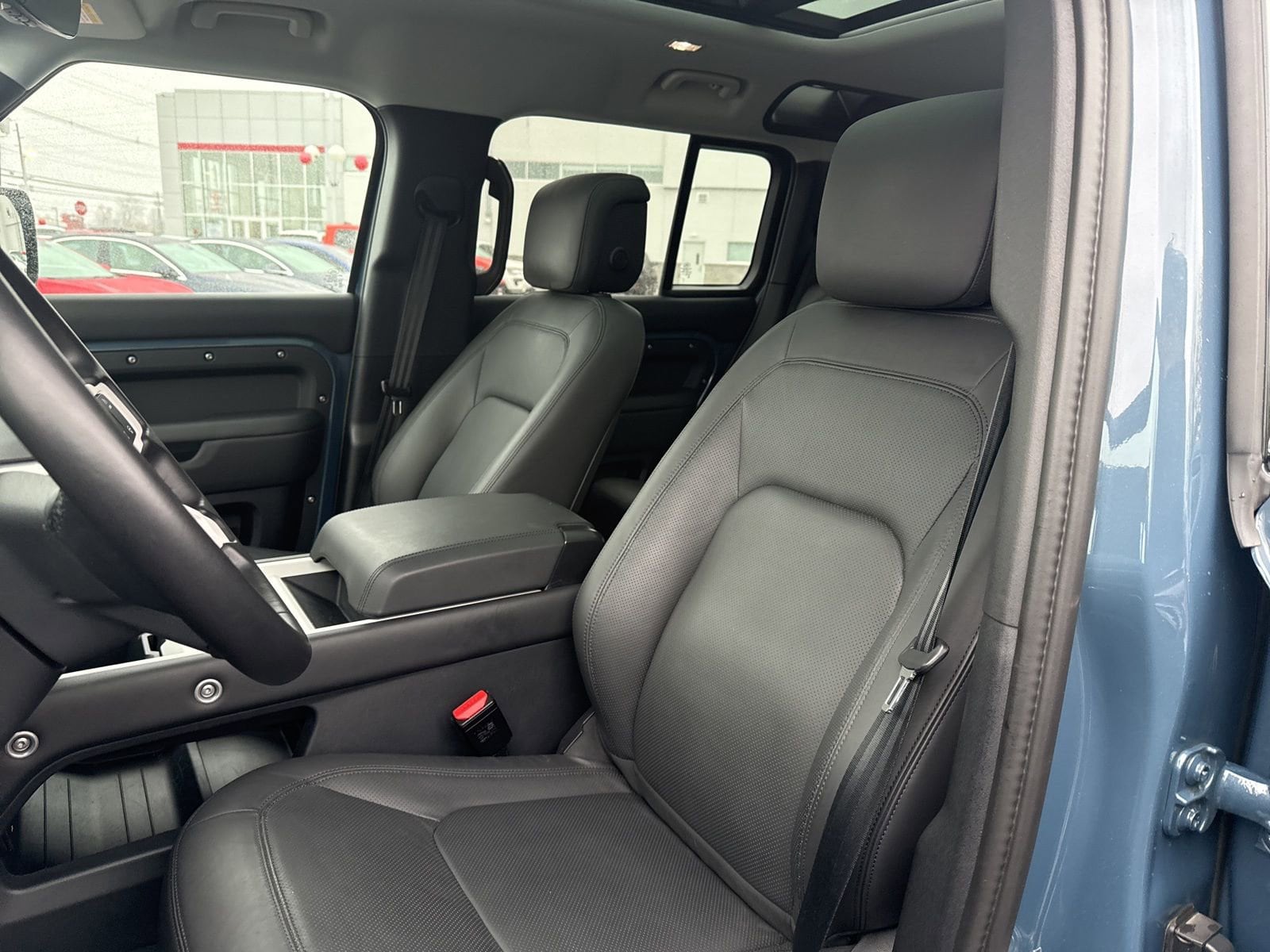 Thumbnail: 2025 Land Rover Defender - 20