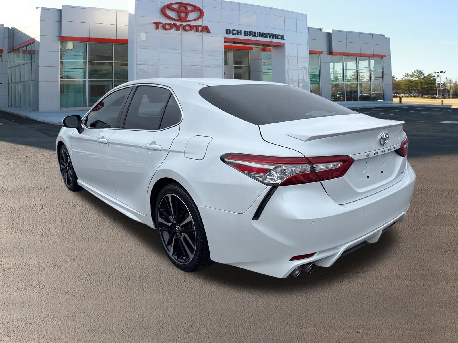 Thumbnail: 2018 Toyota Camry - 13