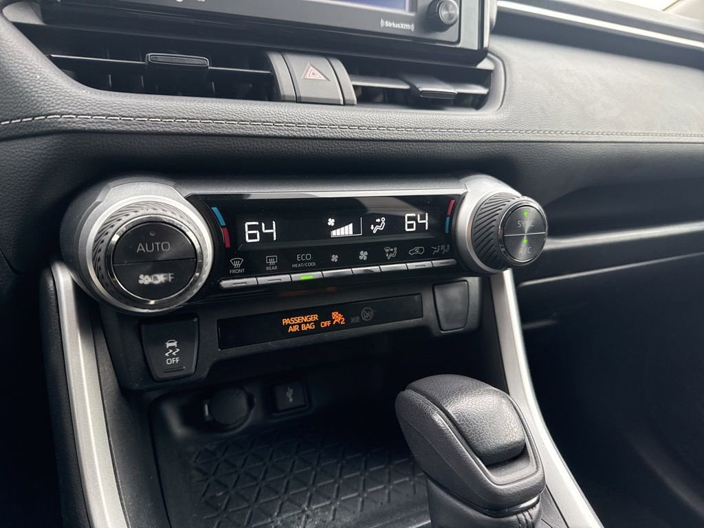 Thumbnail: 2022 Toyota RAV4 - 26