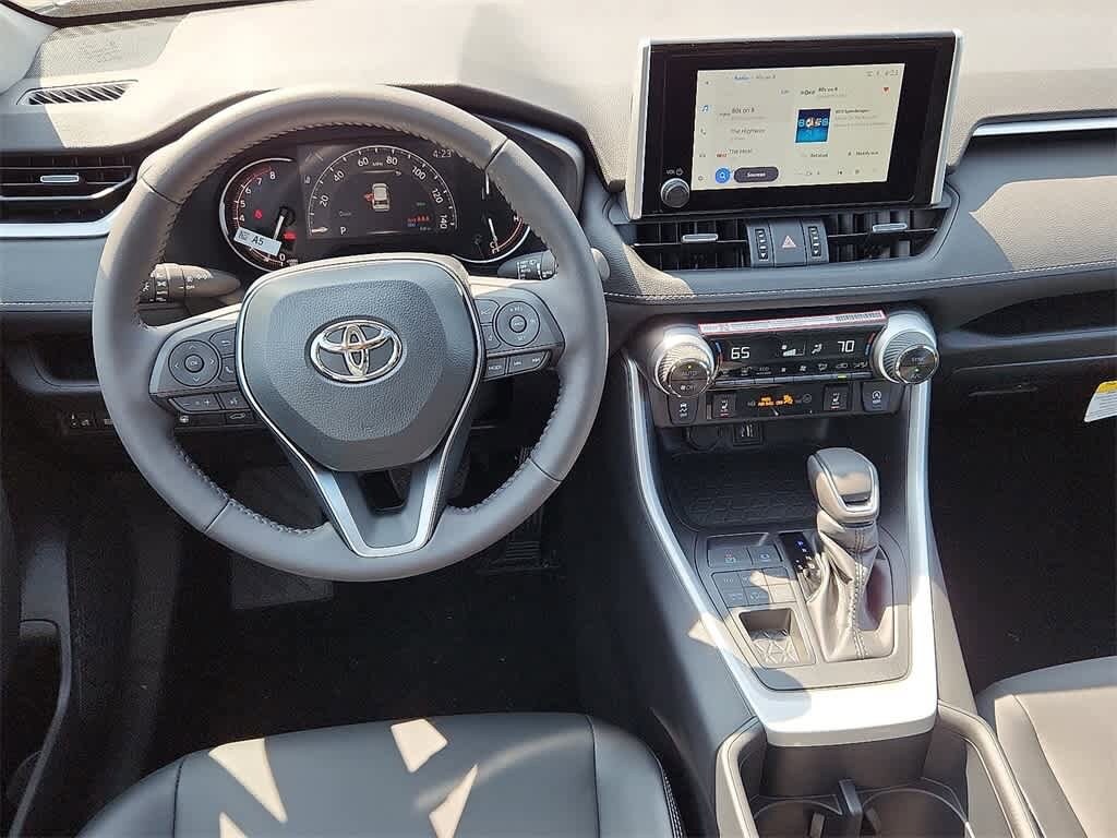 2025 Toyota RAV4 XLE Premium 11
