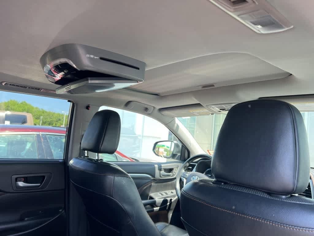 Thumbnail: 2018 Toyota Highlander - 18