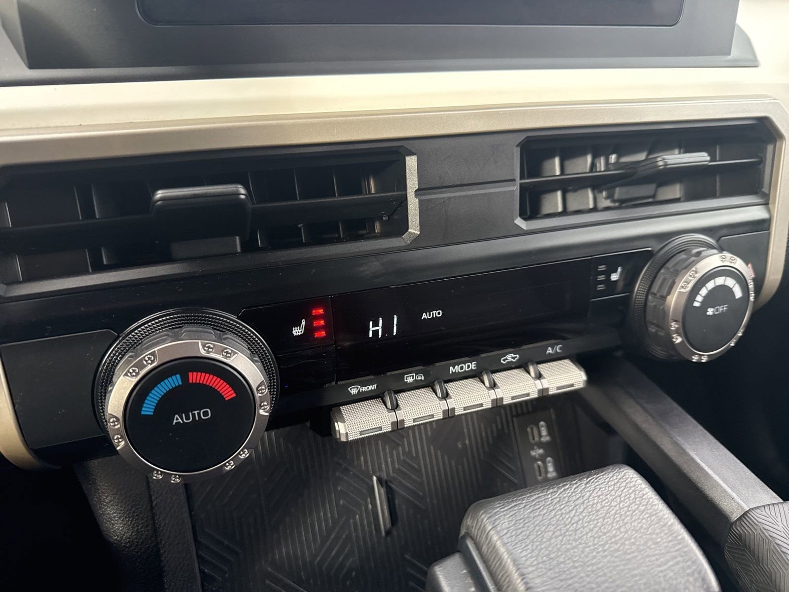 Thumbnail: 2024 Toyota Tacoma - 28