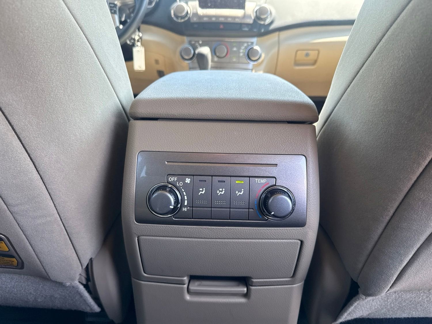 Thumbnail: 2012 Toyota Highlander - 32