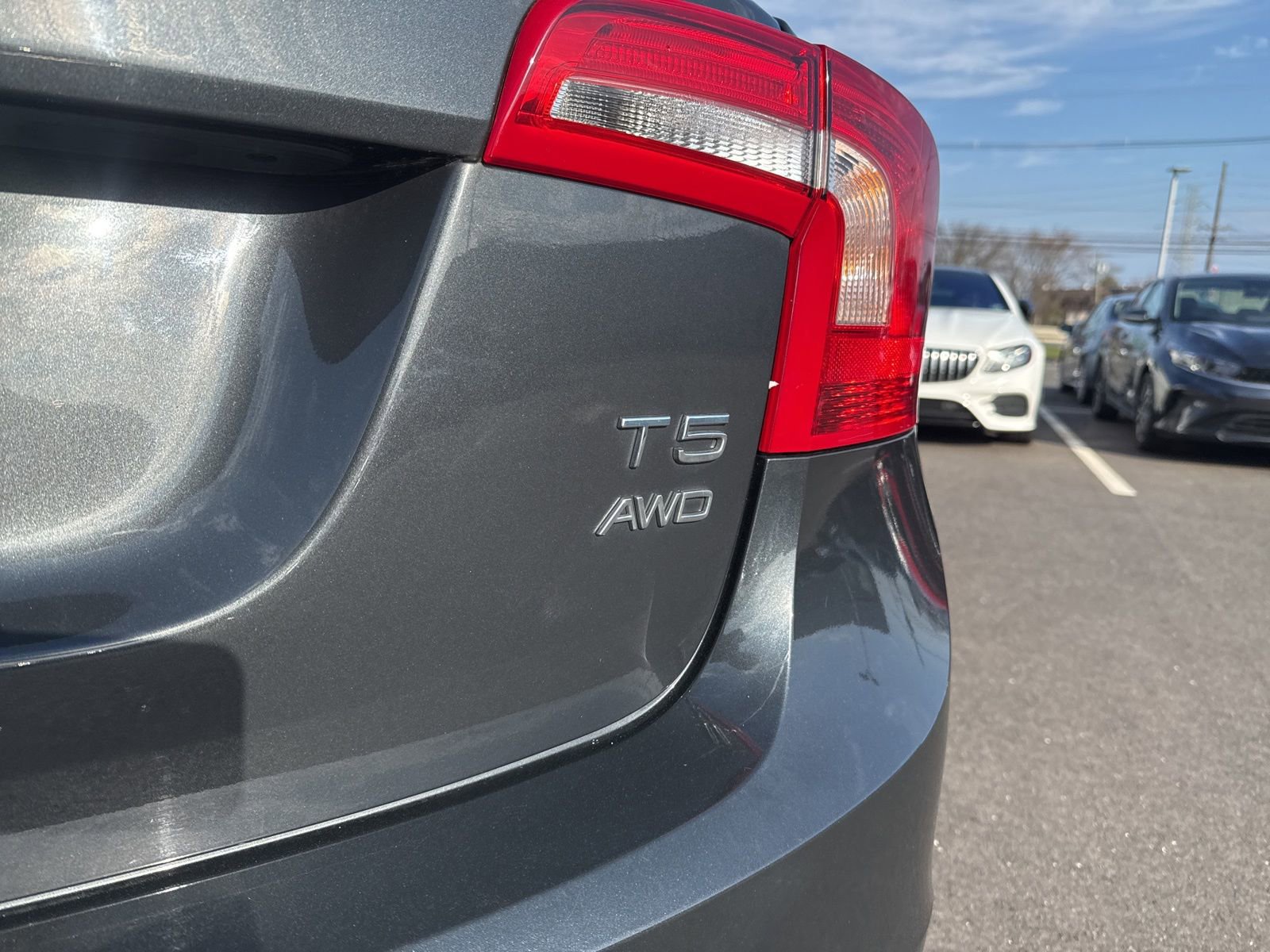 Thumbnail: 2016 Volvo S60 - 14