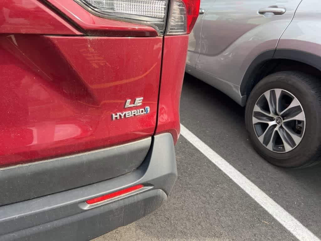 Thumbnail: 2022 Toyota RAV4 - 20