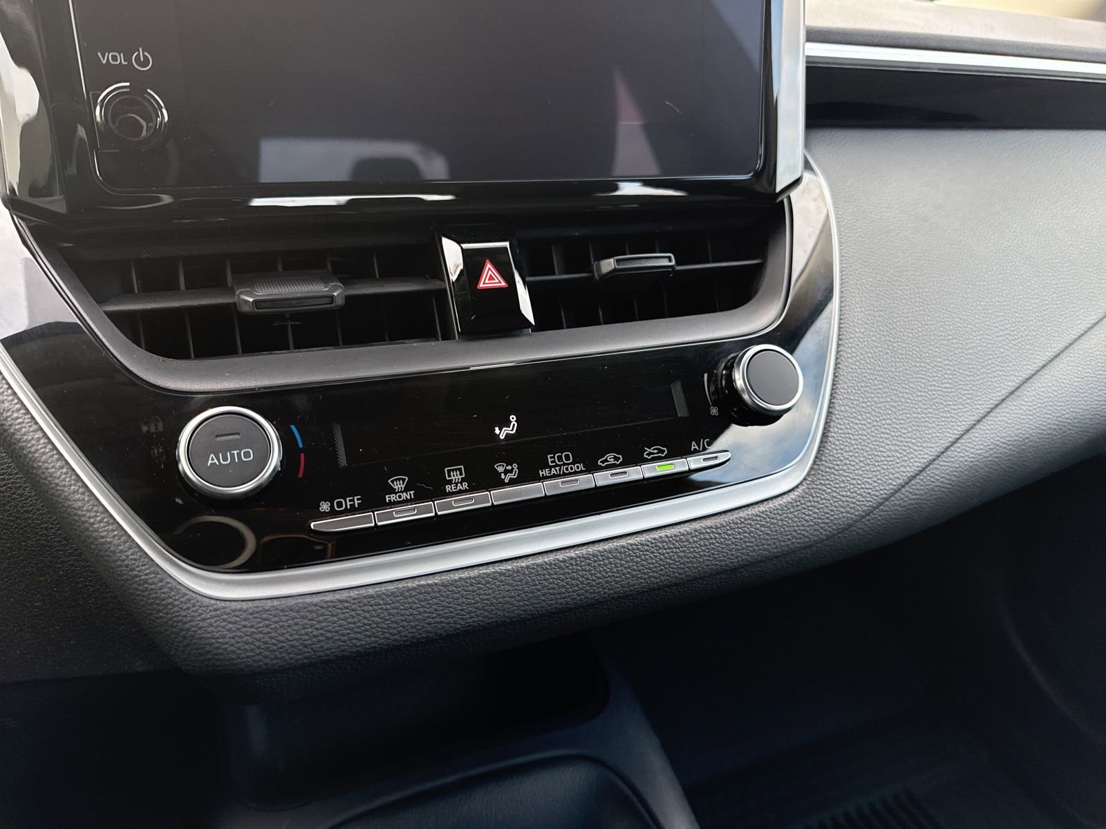 Thumbnail: 2023 Toyota Corolla - 27