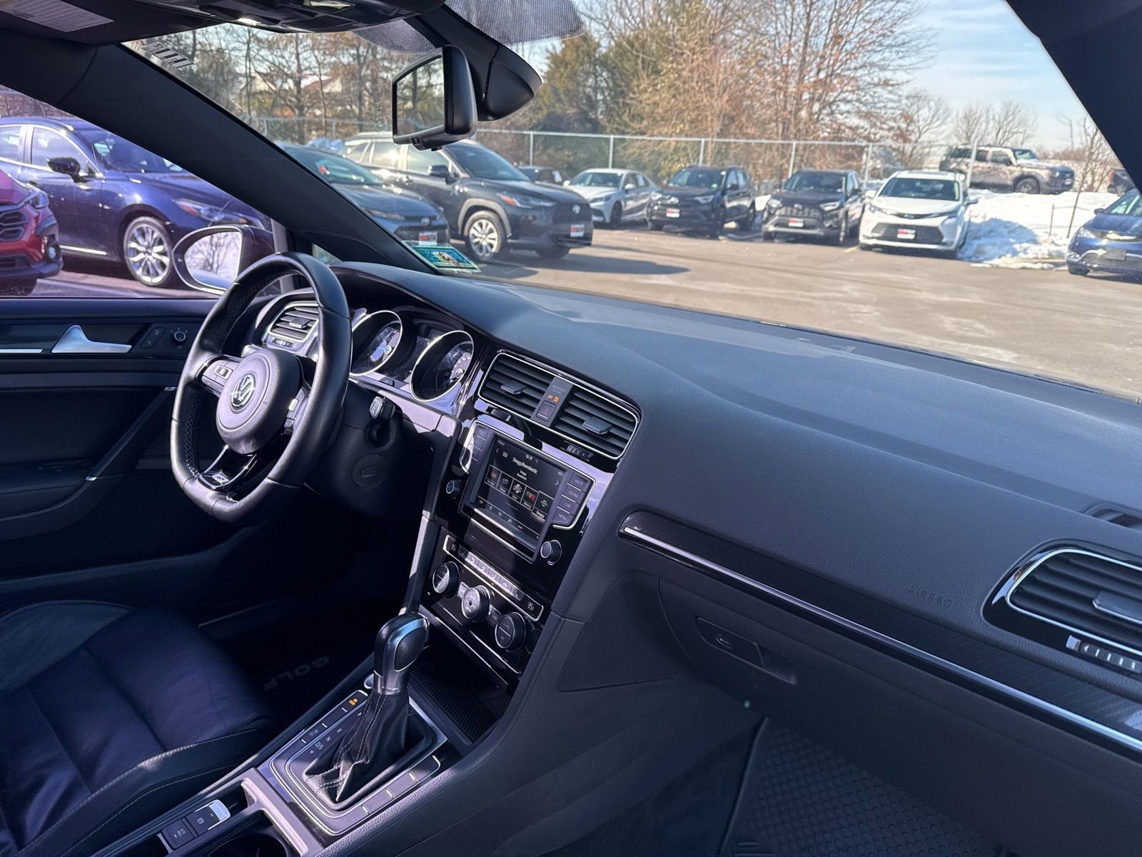 Thumbnail: 2016 Volkswagen Golf - 21