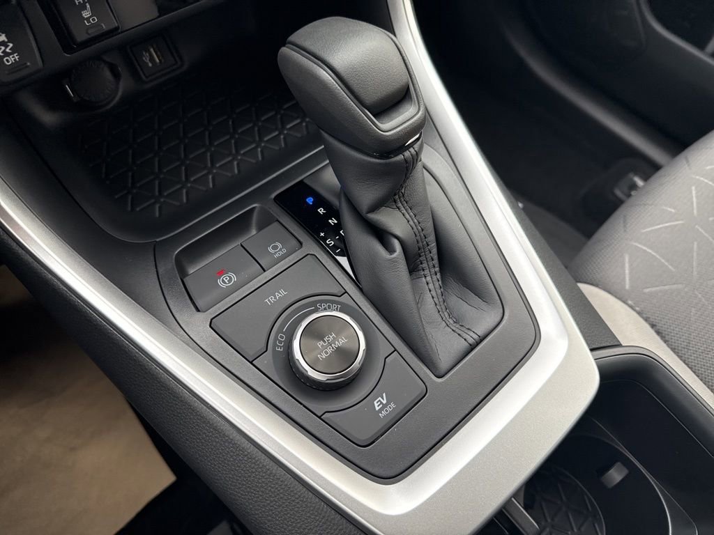 Thumbnail: 2025 Toyota RAV4 - 24