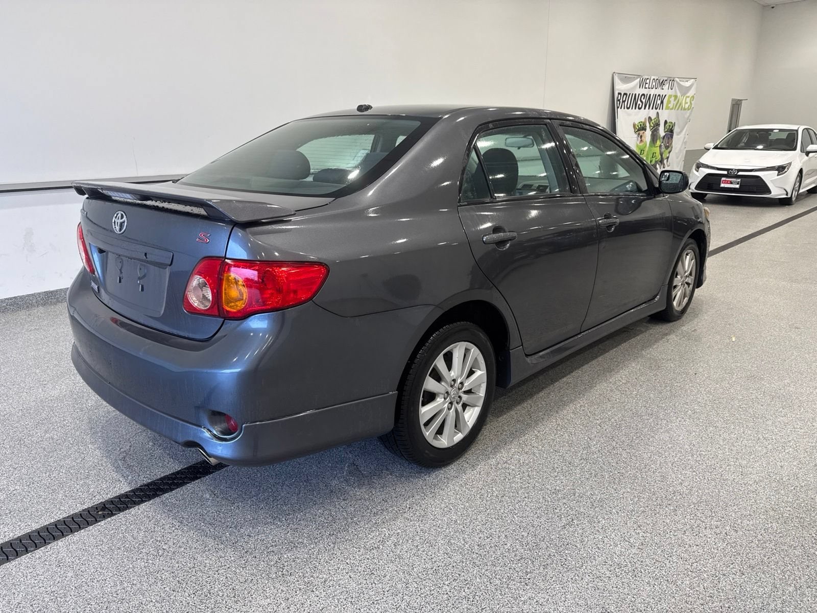 Thumbnail: 2010 Toyota Corolla - 5